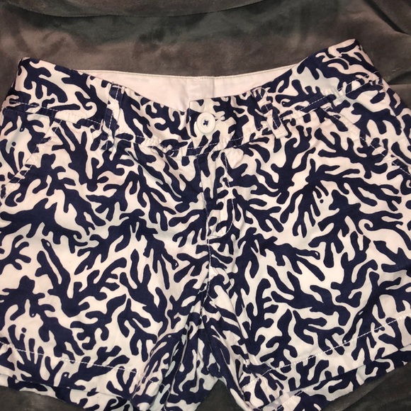 Lily Pulitzer navy and white shorts - Picture 1 of 3